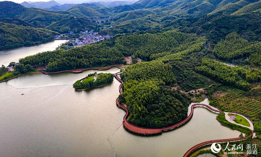 G˴cľxӞIϪɽL·Ȼ˹ȵ˿M뾰^W z