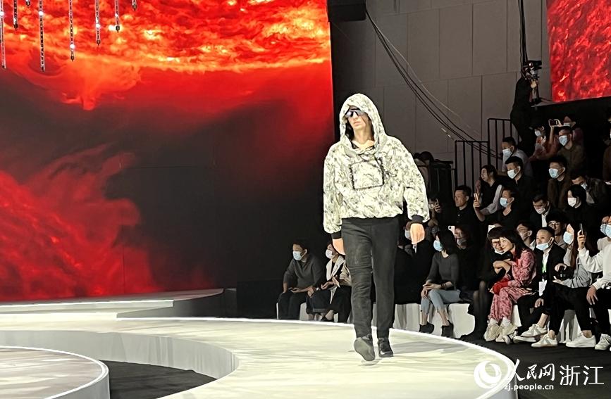 ڡ}OӋcںʬFδW |z