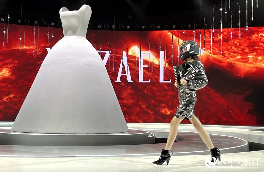 ڡ}OӋcںʬFδW |z