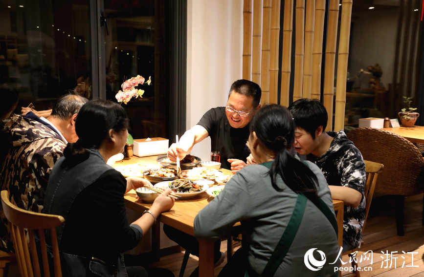 rYһæµҡɆTһW z