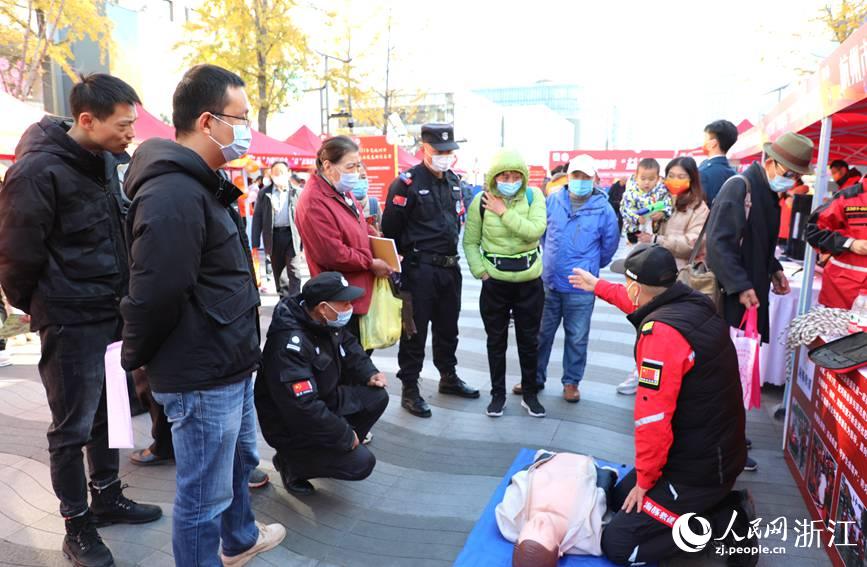 Rƽ^Ԯ꠆TvԮ֪RW z