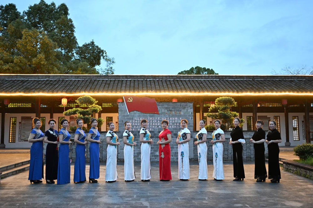 大鄭村文化禮堂紅色主題公園。前童鎮供圖