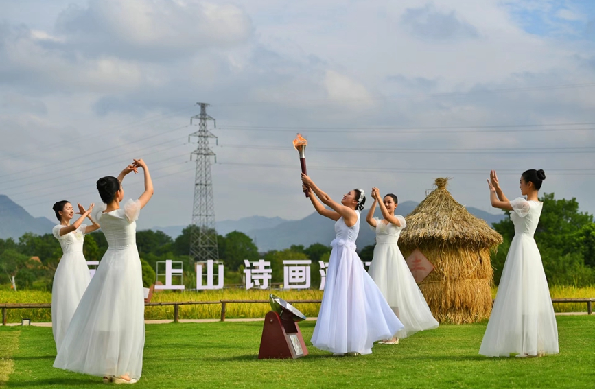 圣火采集。王志金攝