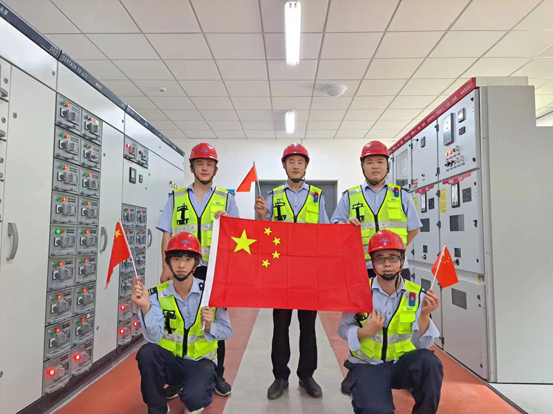 六弓山隧道管理所的巡檢員們用實際行動向祖國“獻禮”。杭州南管理中心供圖