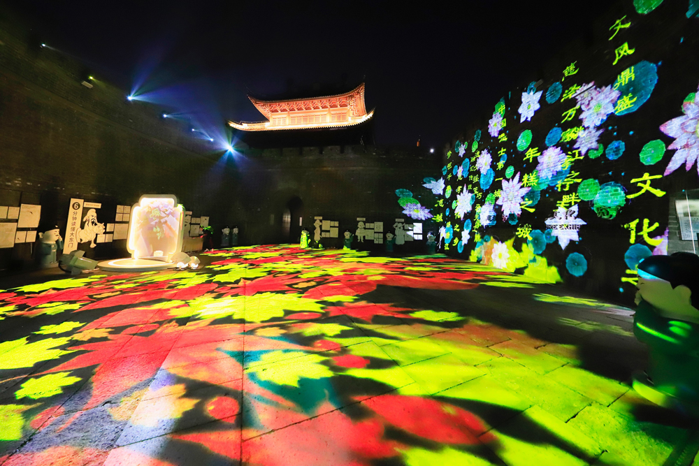 為期一個月的“城慈納萬?！睂毑責魰瘸?023癸卯年新春燈會正式啟幕。慈城鎮供圖