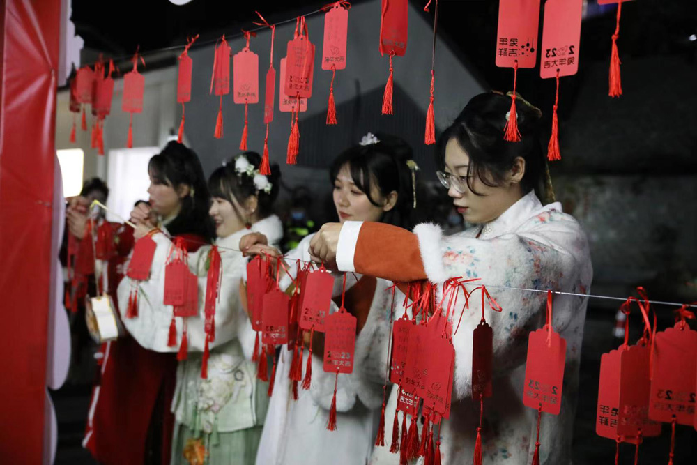 “千燈宋福 喜樂元宵”活動現場。建德市委宣傳部供圖