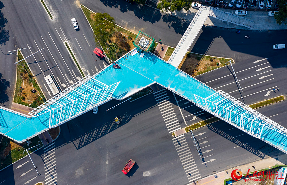 2月23日，空中俯瞰官河古道工程的重要節點之一的上河廊橋。人民網 章勇濤攝