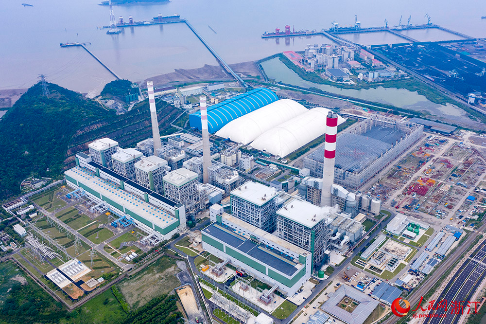 空中俯瞰浙江二建承建的浙能樂清電廠三期主廠房。人民網 章勇濤攝
