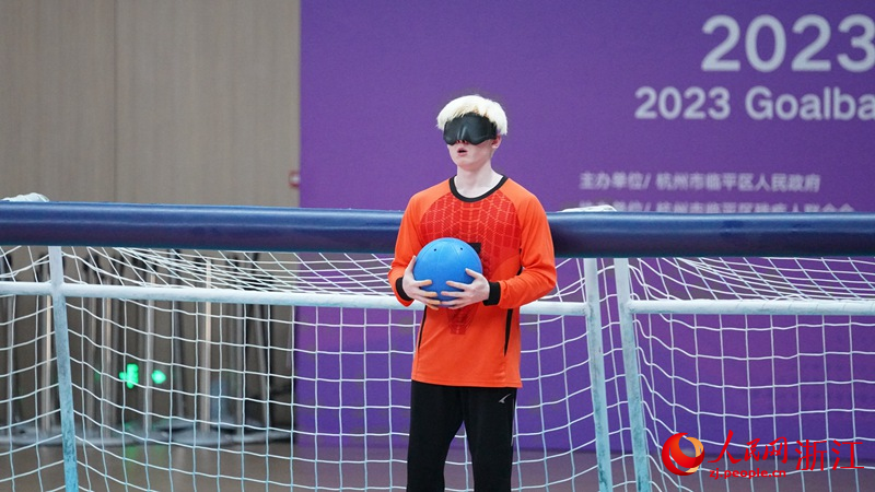 胡明耀正在訓練。人民網 陳陸洵攝