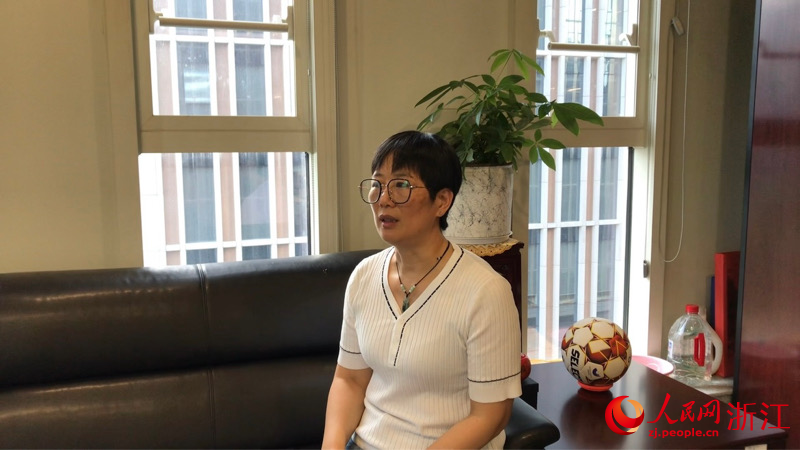 梅惠華接受采訪。人民網 秦銘澤攝