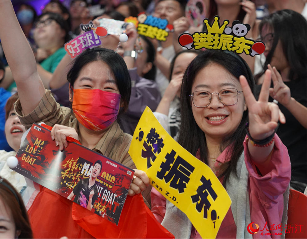現場觀眾觀賽熱情高漲。人民網 陳陸洵攝