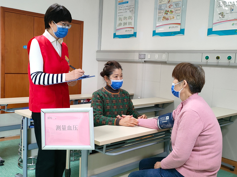 考評團隊現場進行操作考評工作。安吉縣委宣傳部供圖