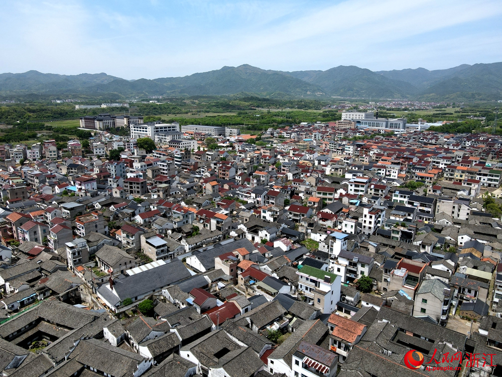 崇仁古鎮老街風貌。人民網 陳陸洵攝