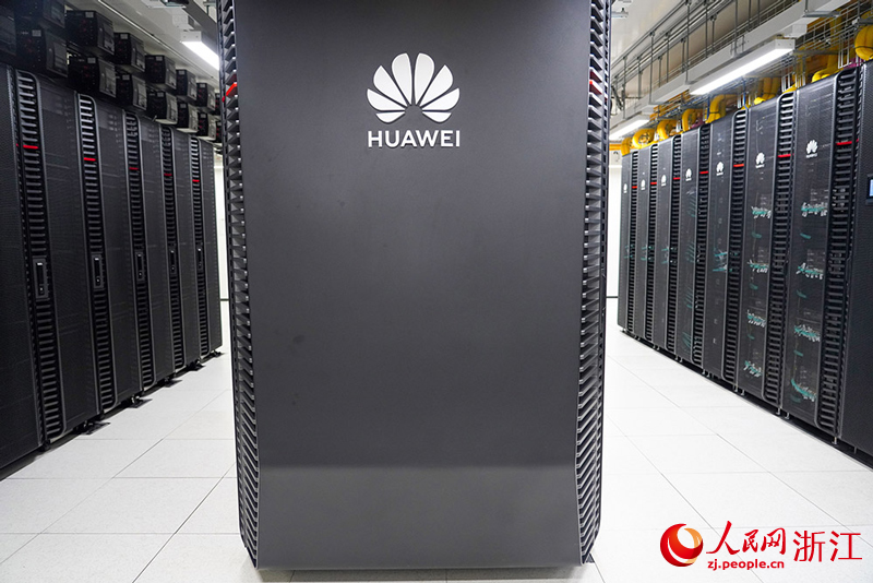 寧波人工智能超算中心機房。人民網 章勇濤攝