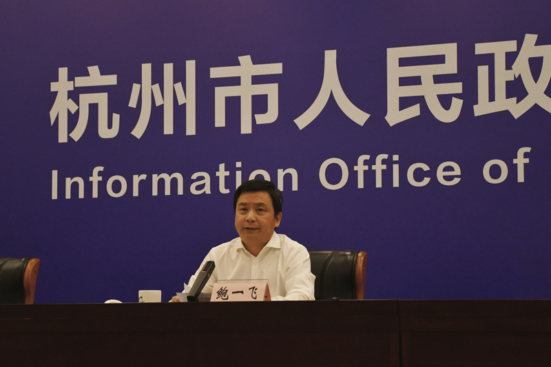 發布會現場，杭州市政府副秘書長、市政府辦公廳黨組副書記、主任鮑一飛講述了設立“杭州市市歌”的重大意義。徐奕唯攝