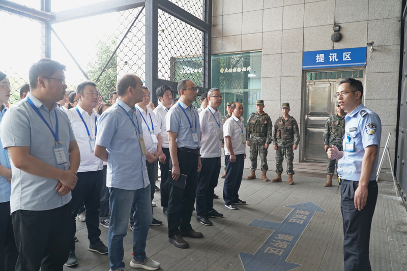 開展實地警示教育。金華市煙草專賣局供圖