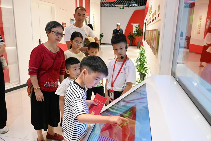 瑞安國旗教育館紅領巾講解員夏令營活動。瑞安國旗教育館供圖