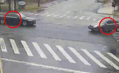 王先生駕駛車輛與灰色轎車發生碰撞。安吉縣公安局供圖