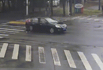 程幸龍駕駛車輛化身“臨時救護車”。