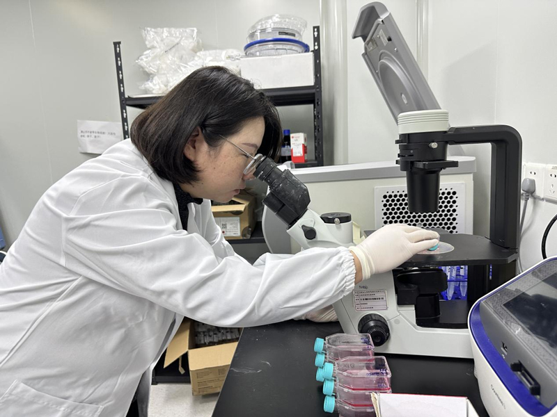 王崢正在工作。受訪者提供