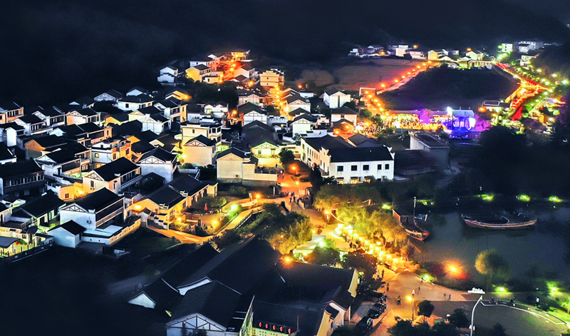 夜幕下的新建村。舟山市委宣傳部供圖