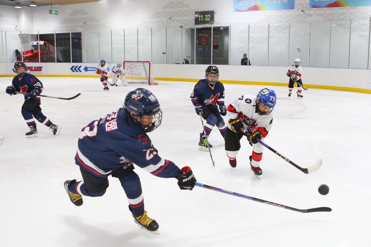 青少年冰球訓練。受訪單位供圖