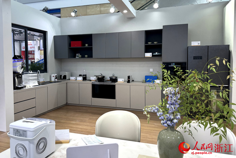 2025中國慈溪家用電器博覽會家電體驗中心現場。人民網 陳陸洵攝