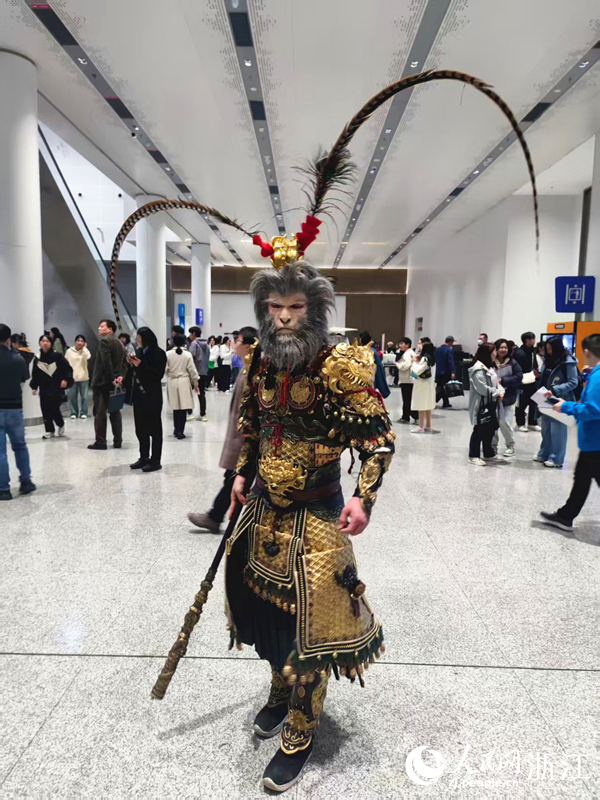 招聘會上處處是年輕人喜歡的元素。人民網 康夢琦攝