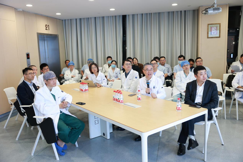 院方進行多學科大討論探究治療方案。浙大二院供圖