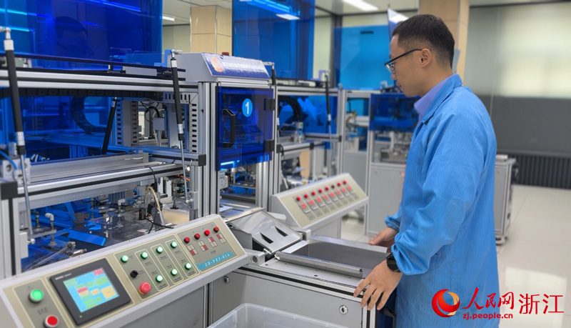 浙江省公安廳居民身份證制作中心。人民網 陳陸洵攝