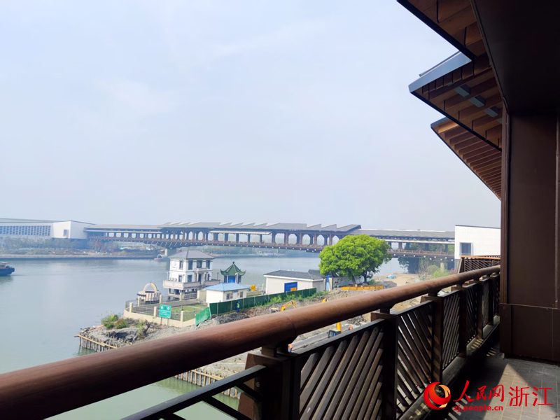 建設中的方廳水院。人民網 康夢琦攝