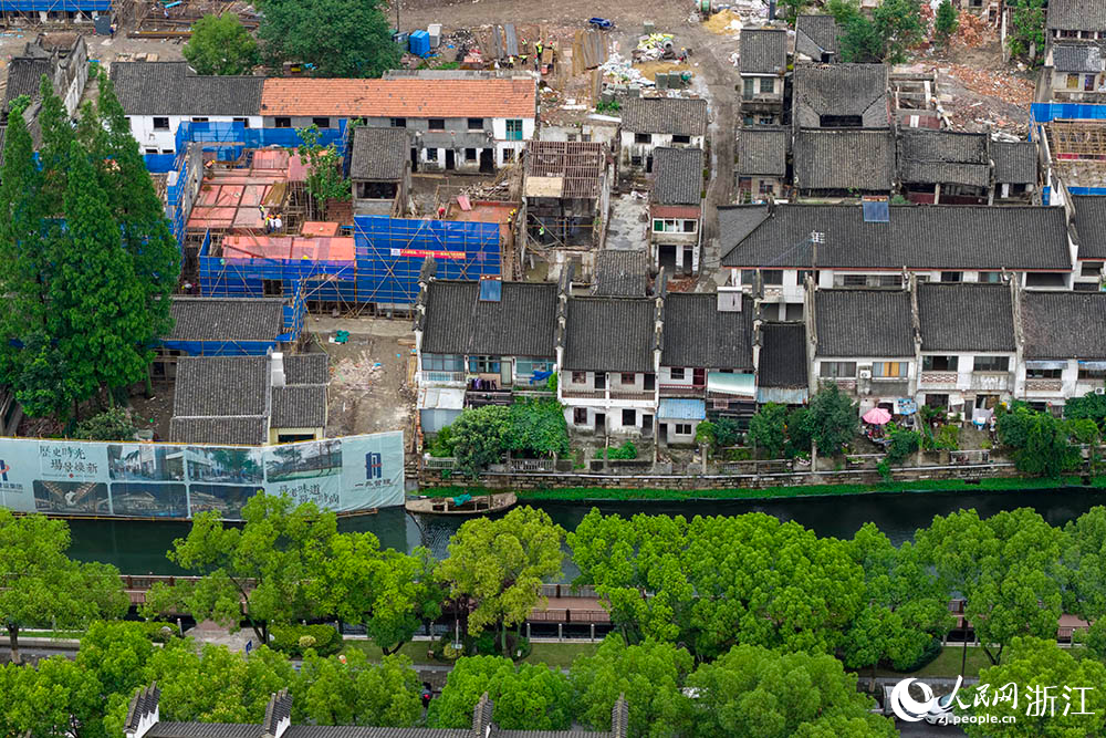 空中俯瞰浙江省嘉興市秀洲區新塍老街保護提升項目。人民網 章勇濤攝