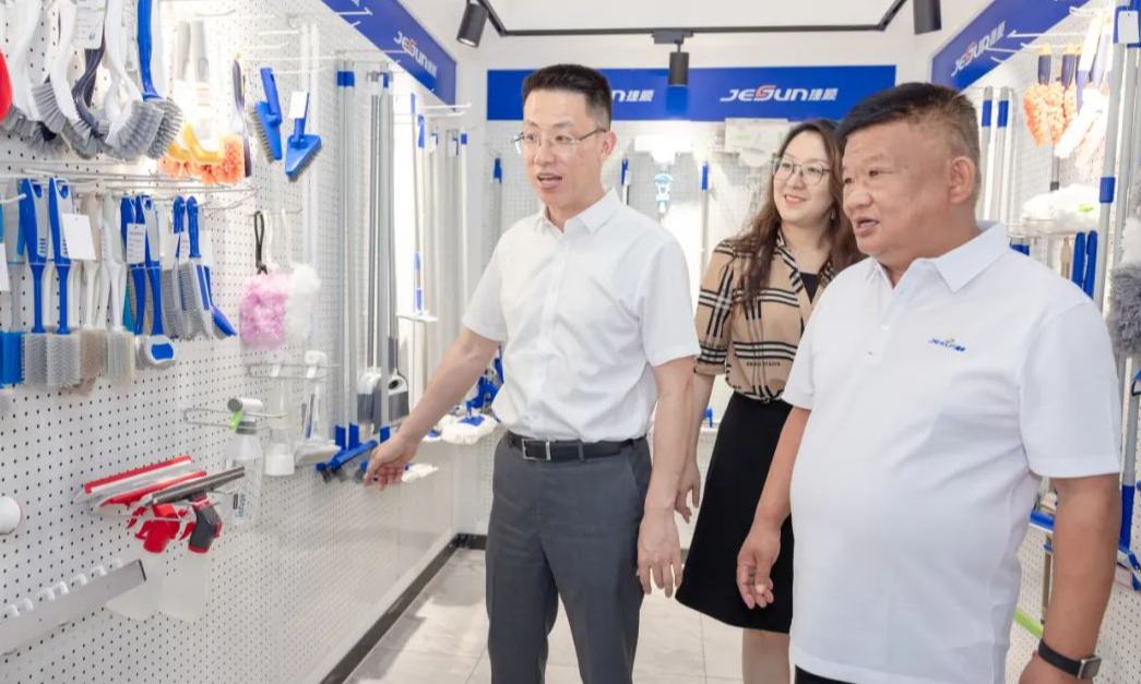 加快構建富有秀洲特色的現代化產業體系