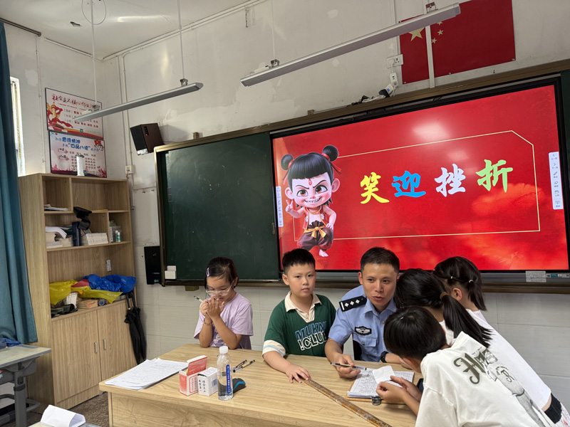 “舒心港灣”黨建聯建舉辦暑期愛心托管班。文成縣委直屬機關工委供圖