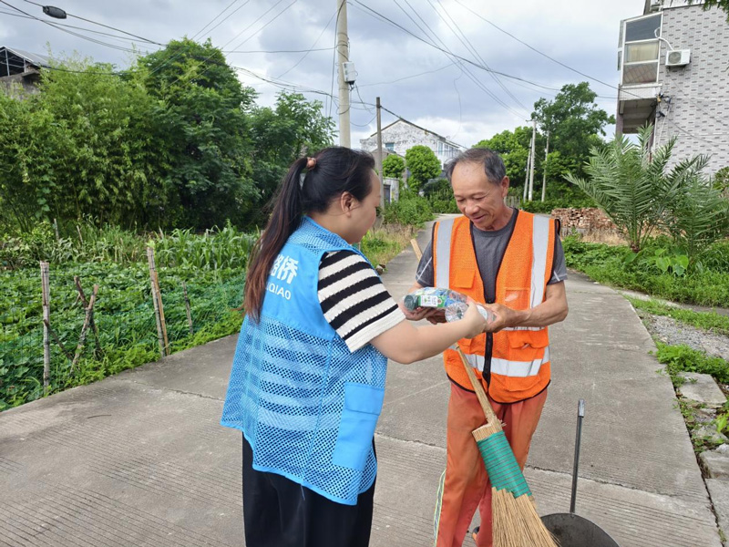 關懷戶外工作者。金清鎮供圖