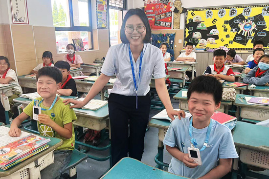 學生用上電子學生證。浙江移動供圖