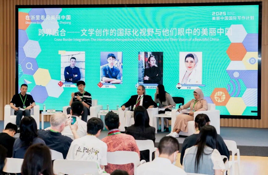 作家暢聊創作理念。程子齊攝