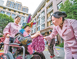 秀出別樣夕陽紅