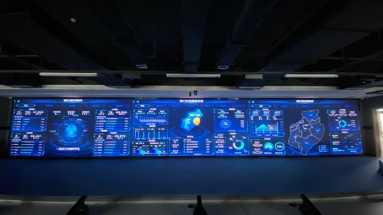 浦口數字鄉村大數據可視化決策指揮中心。人民網 楊維瓊攝