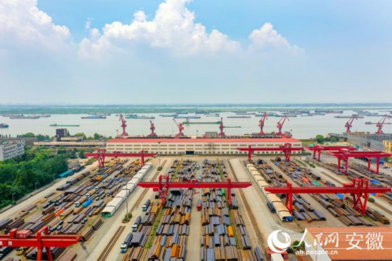 俯瞰馬鞍山港。人民網 陳若天攝