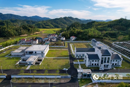 新建的旌德凈水廠。人民網記者 苗子健攝