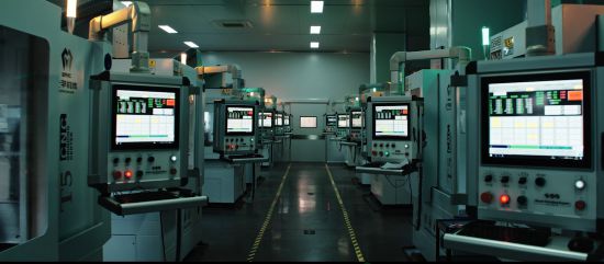 數字化生產車間。芙蓉鎮供圖