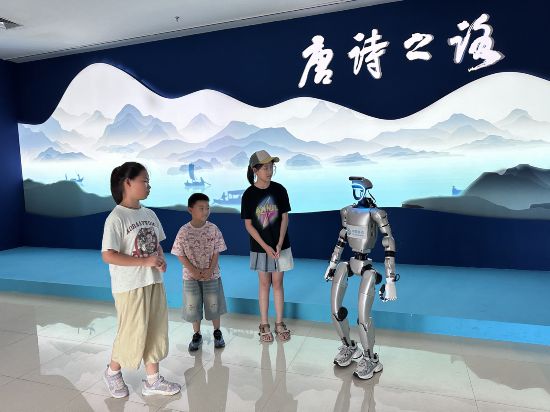 機器人化身“數字導游”。浙江移動供圖